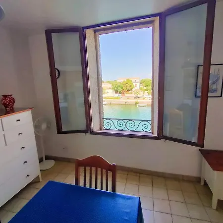 : Vue Exceptionnelle Sur Le Fleuve Et Grand De 2 Au Coeur Du Centre Historique D'agde. * Agde