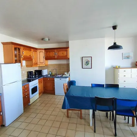 : Vue Exceptionnelle Sur Le Fleuve Et Grand De 2 Au Coeur Du Centre Historique D'agde. Apartment Agde